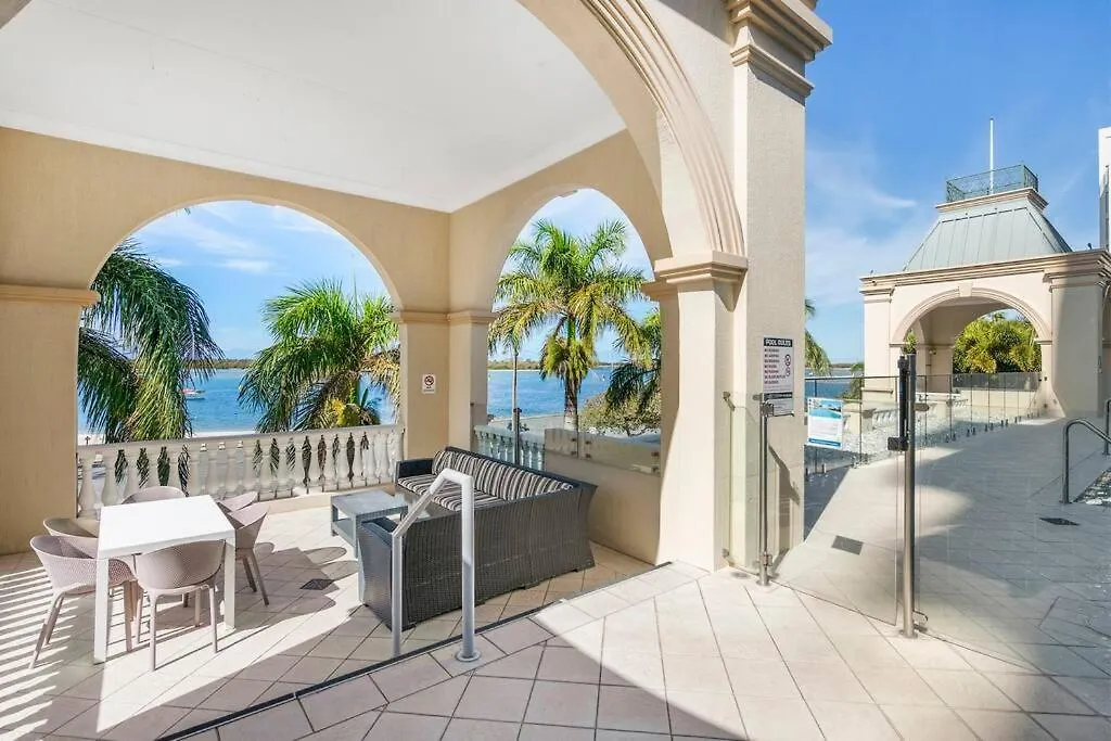 Exceptional Luxury ~ Broadwater Beauty ~ Free Parking ~ Top Location Gold Coast Apartamento